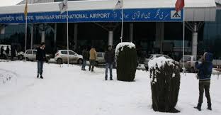 ಹಿಮಪಾತ : ಶ್ರೀನಗರದಲ್ಲಿ ವಿಮಾನ ಹಾರಾಟಕ್ಕೆ ಅಡ್ಡಿ 